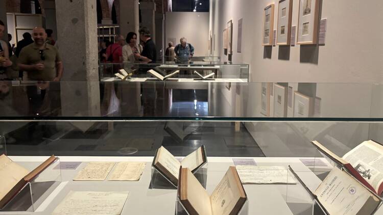 MADRID ENTRE LIBROS (Centro Conde Duque)