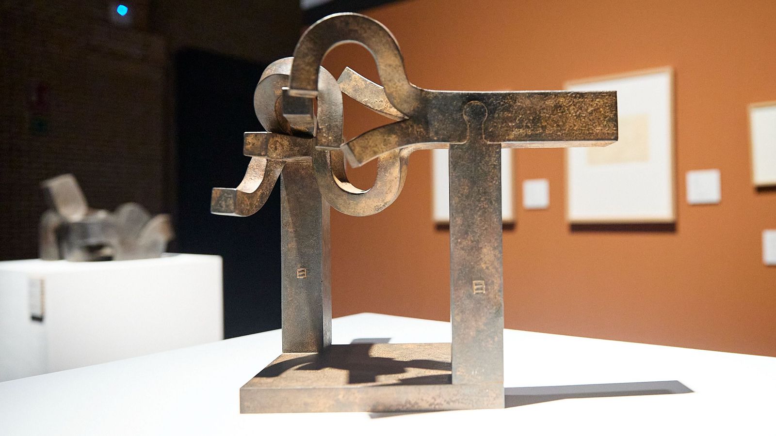 EDUARDO CHILLIDA: SOÑAR EL ESPACIO